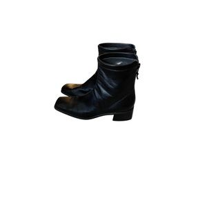 Stuart wiezman size 8.5 black low top leather boots heel